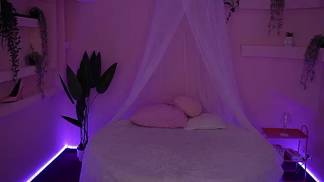 Sexy Ira online show from December 8, 7:37 am