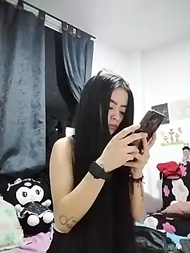 lorena allison  online show from April 30, 5:25 am