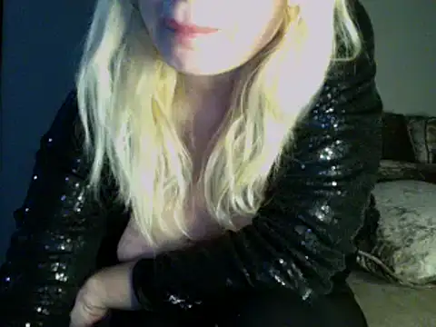 Lisavontease online show from February 2, 9:19 am