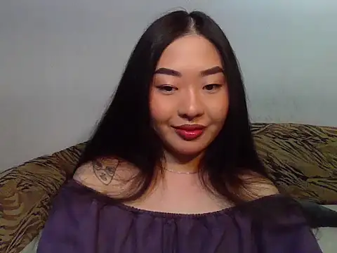 Snapshot of Aleksa_Blackdream chatting on May 21, 7:37 am Aleksa Blackdream online show from May 21, 7:37 am