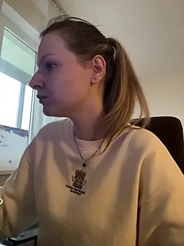 MaryHiggins online show from November 1, 1:13 pm