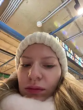 MaryHiggins online show from November 24, 1:55 pm