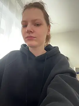 MaryHiggins online show from April 8, 7:52 am