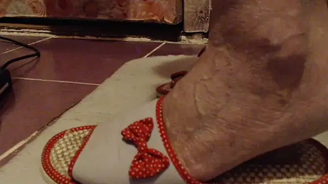 Snapshot of Anabelldestiny chatting on October 12, 7:29 am Anabelldestiny online show from October 12, 7:29 am