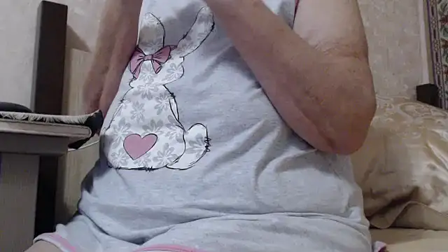 Snapshot of Anabelldestiny chatting on November 15, 11:29 am Anabelldestiny online show from November 15, 11:29 am