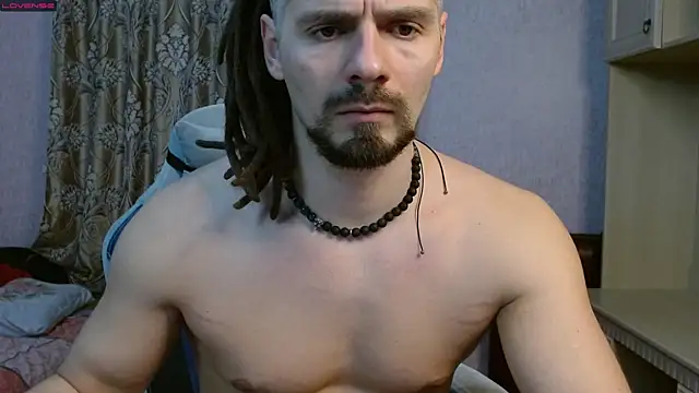 Snapshot of Aestheticguy101 chatting on February 2, 2:34 pm Aestheticguy101 online show from February 2, 2:34 pm