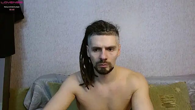 Snapshot of Aestheticguy101 chatting on February 16, 1:27 pm Aestheticguy101 online show from February 16, 1:27 pm