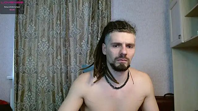 Snapshot of Aestheticguy101 chatting on February 17, 1:32 pm Aestheticguy101 online show from February 17, 1:32 pm