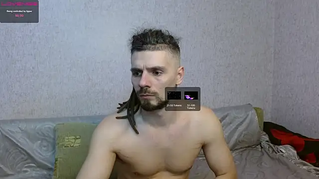 Snapshot of Aestheticguy101 chatting on March 3, 4:35 pm Aestheticguy101 online show from March 3, 4:35 pm