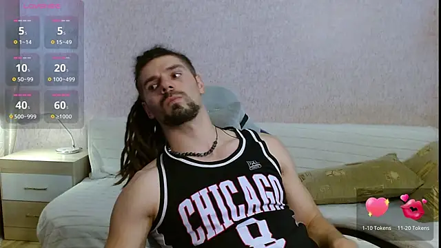 Snapshot of Aestheticguy101 chatting on October 11, 11:31 am Aestheticguy101 online show from October 11, 11:31 am