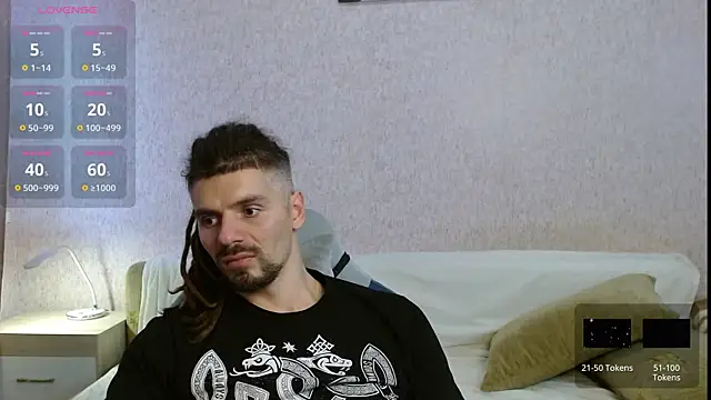 Snapshot of Aestheticguy101 chatting on October 22, 10:59 am Aestheticguy101 online show from October 22, 10:59 am