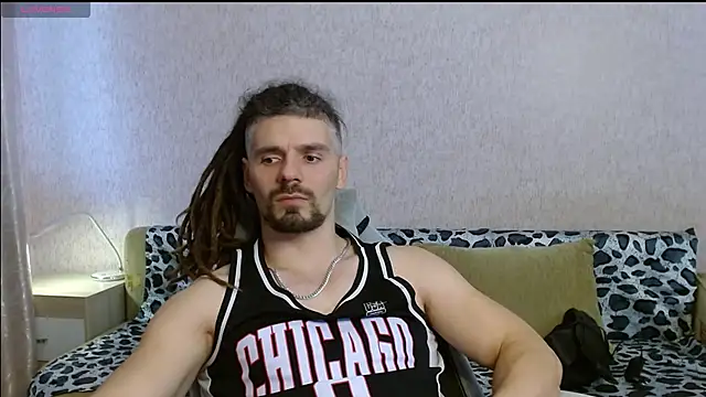 Snapshot of Aestheticguy101 chatting on November 30, 11:36 am Aestheticguy101 online show from November 30, 11:36 am