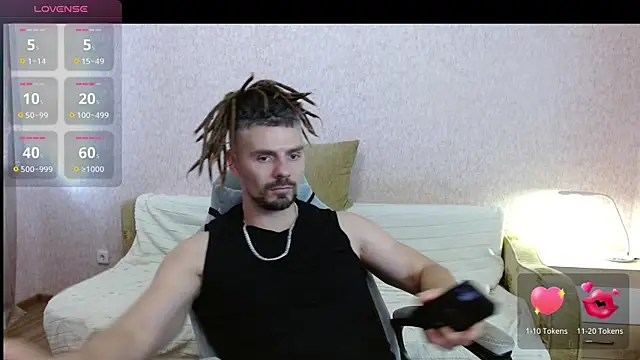 Snapshot of Aestheticguy101 chatting on July 22, 1:14 pm Aestheticguy101 online show from July 22, 1:14 pm