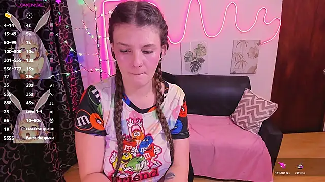 MillySandlerr online show from December 21, 1:51 pm