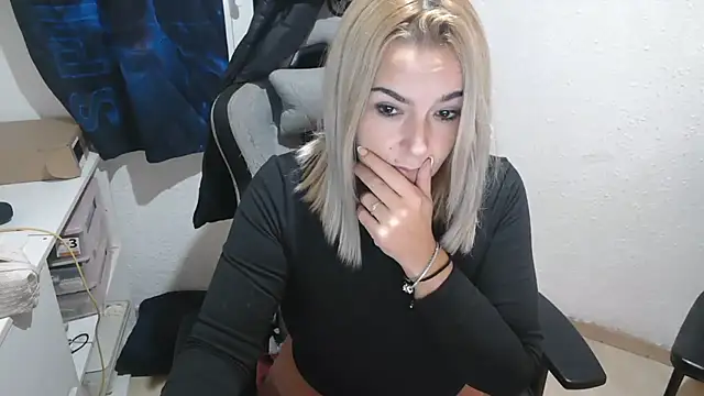 Snapshot of bekka__ chatting on November 10, 7:02 pm bekka online show from November 10, 7:02 pm