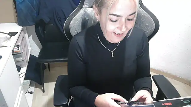 Snapshot of bekka__ chatting on November 15, 9:54 pm bekka online show from November 15, 9:54 pm