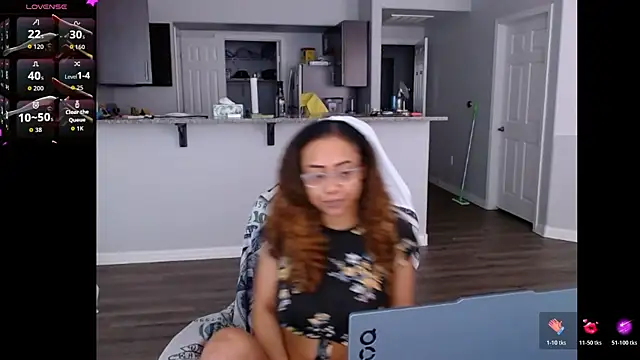Snapshot of RylHoneyy chatting on June 18, 7:07 pm RylHoneyy online show from June 18, 7:07 pm