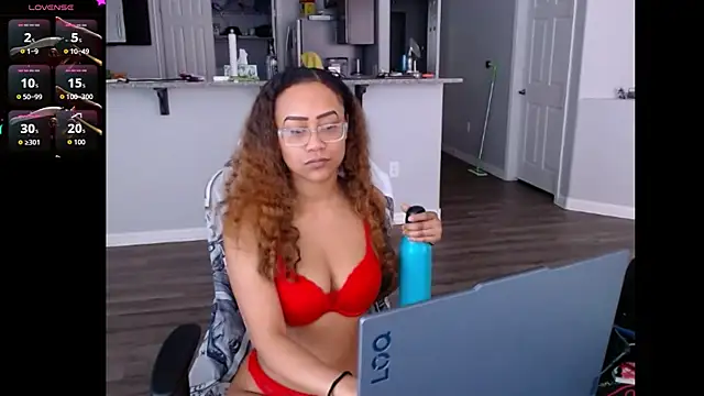 Snapshot of RylHoneyy chatting on June 20, 7:49 pm RylHoneyy online show from June 20, 7:49 pm