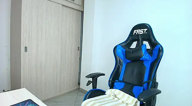 sophiax-x online show from December 8, 8:36 pm