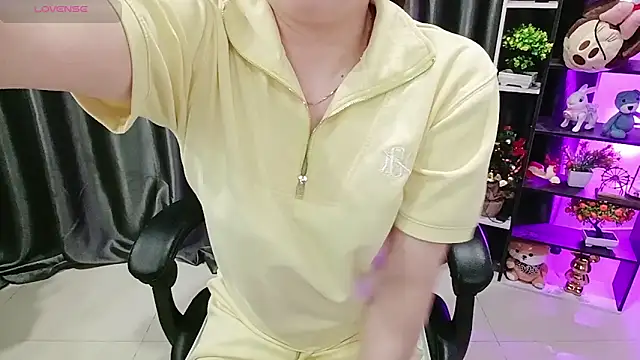 Snapshot of Yuki-yio chatting on June 18, 1:17 am Yuki-yio online show from June 18, 1:17 am