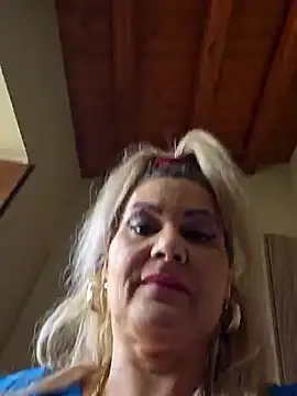 Snapshot of CRHYSTEL chatting on March 12, 12:57 pm CRHYSTEL online show from March 12, 12:57 pm
