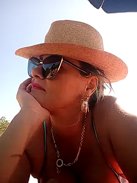 Snapshot of CRHYSTEL chatting on September 13, 8:58 am CRHYSTEL online show from September 13, 8:58 am