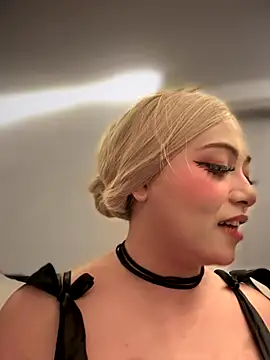 seraphine23 online show from October 11, 6:01 am