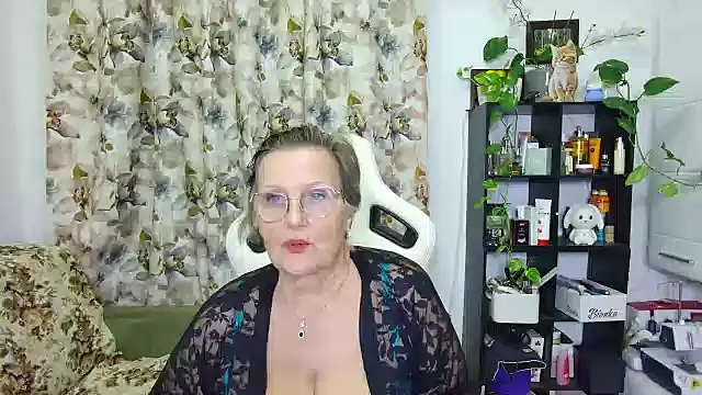 Selenna57 online show from January 6, 7:02 pm