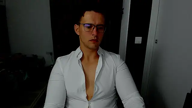 sexxymuscles4u online show from October 3, 7:27 am