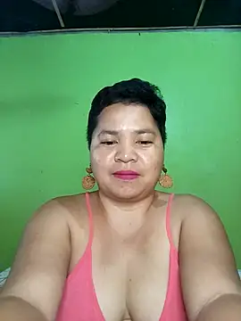 Snapshot of hotpussyxxx33x chatting on May 16, 6:10 am hotpussyxxx33x online show from May 16, 6:10 am