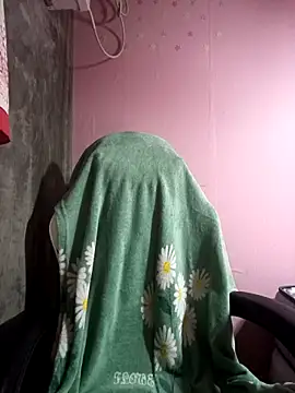 Snapshot of Cutie_body11 chatting on October 31, 1:28 am Cutie body11 online show from October 31, 1:28 am