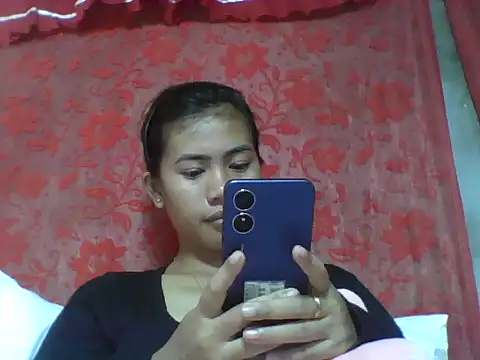 Snapshot of Cutie_body11 chatting on November 1, 12:01 am Cutie body11 online show from November 1, 12:01 am