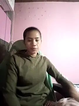 Snapshot of Cutie_body11 chatting on November 7, 12:21 am Cutie body11 online show from November 7, 12:21 am