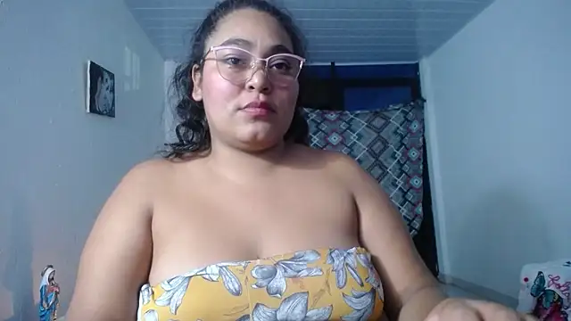 Snapshot of sirena_15 chatting on September 22, 6:04 am sirena 15 online show from September 22, 6:04 am