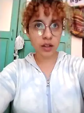 Snapshot of EmmaMelissa0521 chatting on October 31, 10:00 pm EmmaMelissa0521 online show from October 31, 10:00 pm