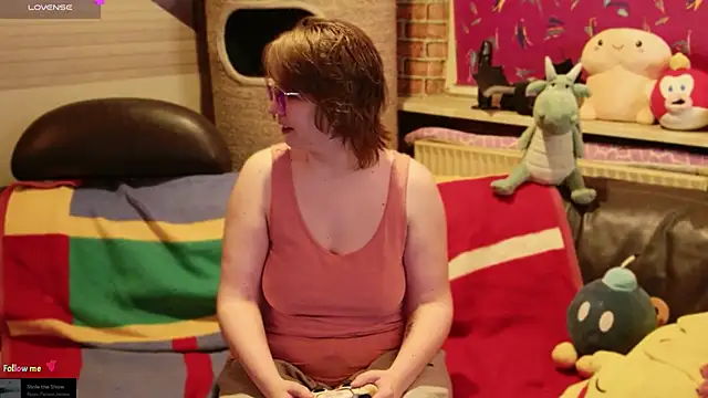 Snapshot of GamerGirl_Eve chatting on February 20, 6:30 pm GamerGirl Eve online show from February 20, 6:30 pm