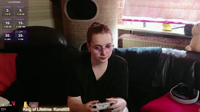 Snapshot of GamerGirl_Eve chatting on June 16, 4:09 pm GamerGirl Eve online show from June 16, 4:09 pm