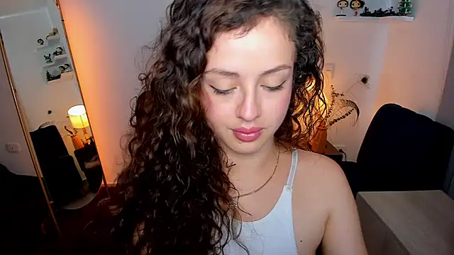 Cassandra Caiin online show from March 15, 10:05 pm