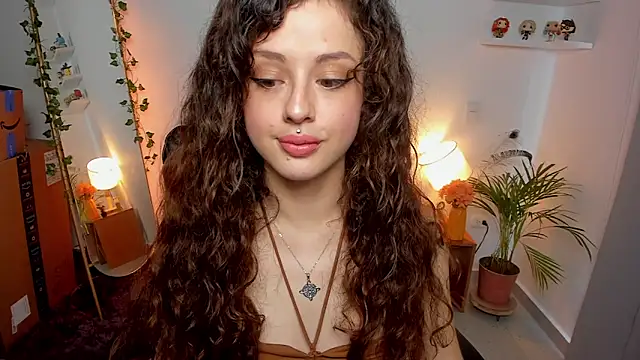 Snapshot of Cassandra_Caiin chatting on June 5, 9:09 pm Cassandra Caiin online show from June 5, 9:09 pm
