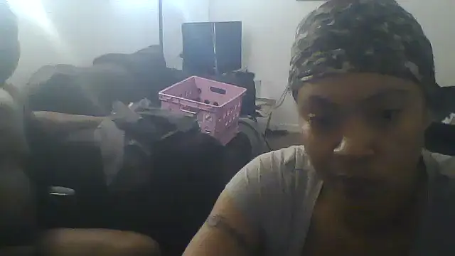 Snapshot of realninafame chatting on October 2, 8:32 am realninafame online show from October 2, 8:32 am