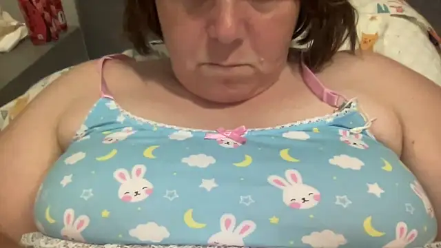 Snapshot of ParisNova chatting on June 23, 12:52 am ParisNova online show from June 23, 12:52 am