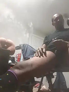 Snapshot of Makeyoucumallover chatting on January 9, 9:23 am Makeyoucumallover online show from January 9, 9:23 am