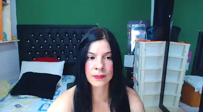 Estefani 32 online show from December 20, 8:23 pm