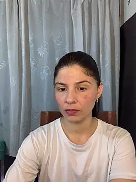 Estefani 32 online show from May 30, 8:50 pm