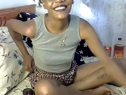 Snapshot of purplescarlet chatting on February 1, 8:46 am purplescarlet online show from February 1, 8:46 am