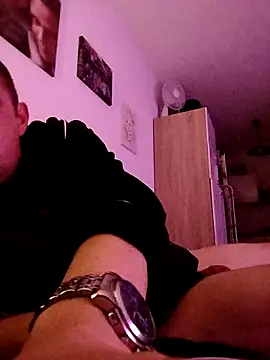 bigdicksperm83 online show from March 11, 1:55 am