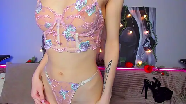 Snapshot of Sunbeam69 chatting on February 3, 5:16 am Sunbeam69 online show from February 3, 5:16 am