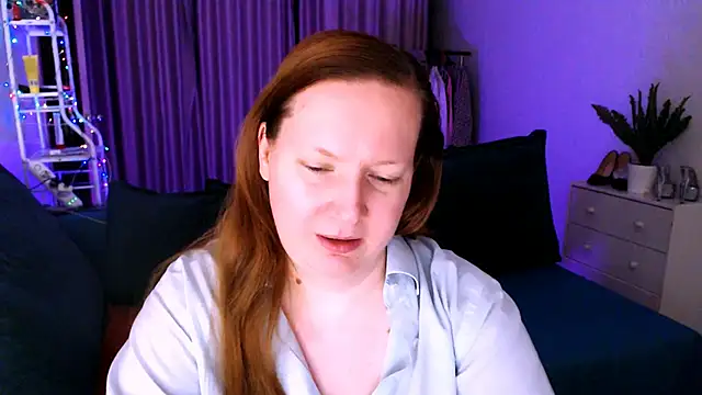 Snapshot of GoddessLara chatting on December 29, 6:05 pm GoddessLara online show from December 29, 6:05 pm
