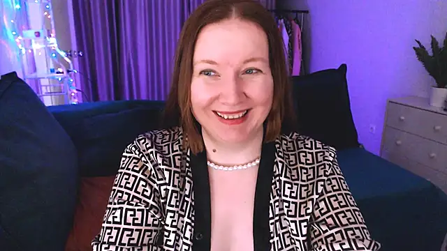 Snapshot of GoddessLara chatting on February 21, 5:13 am GoddessLara online show from February 21, 5:13 am