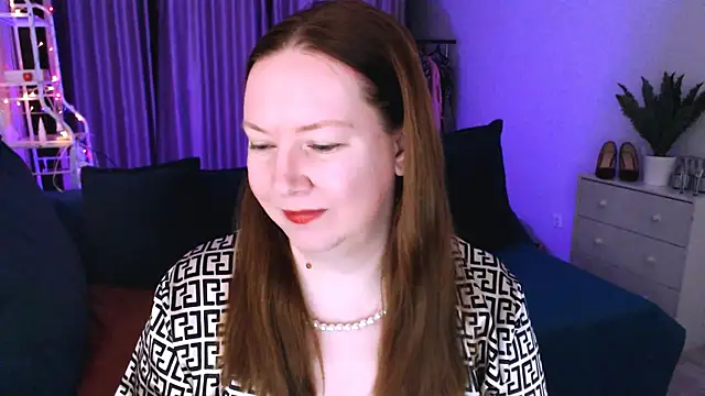 Snapshot of GoddessLara chatting on February 22, 12:38 am GoddessLara online show from February 22, 12:38 am